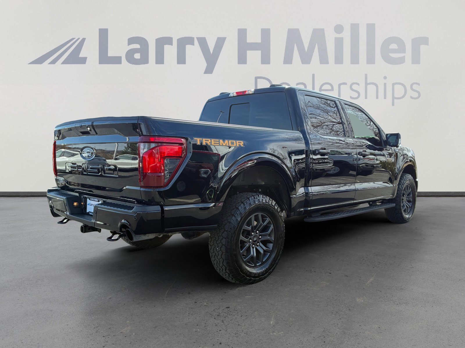 Certified 2025 Ford F150 Tremor w/ Mobile Office Package image 5