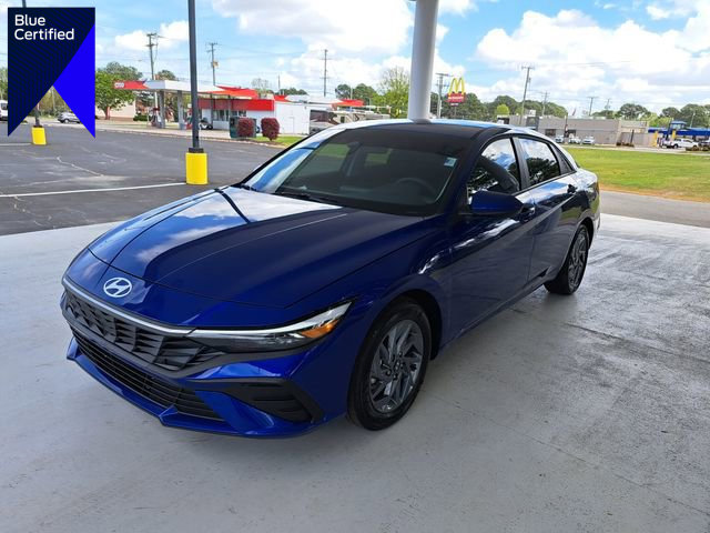 Used 2025 Hyundai Elantra Hybrid image 1