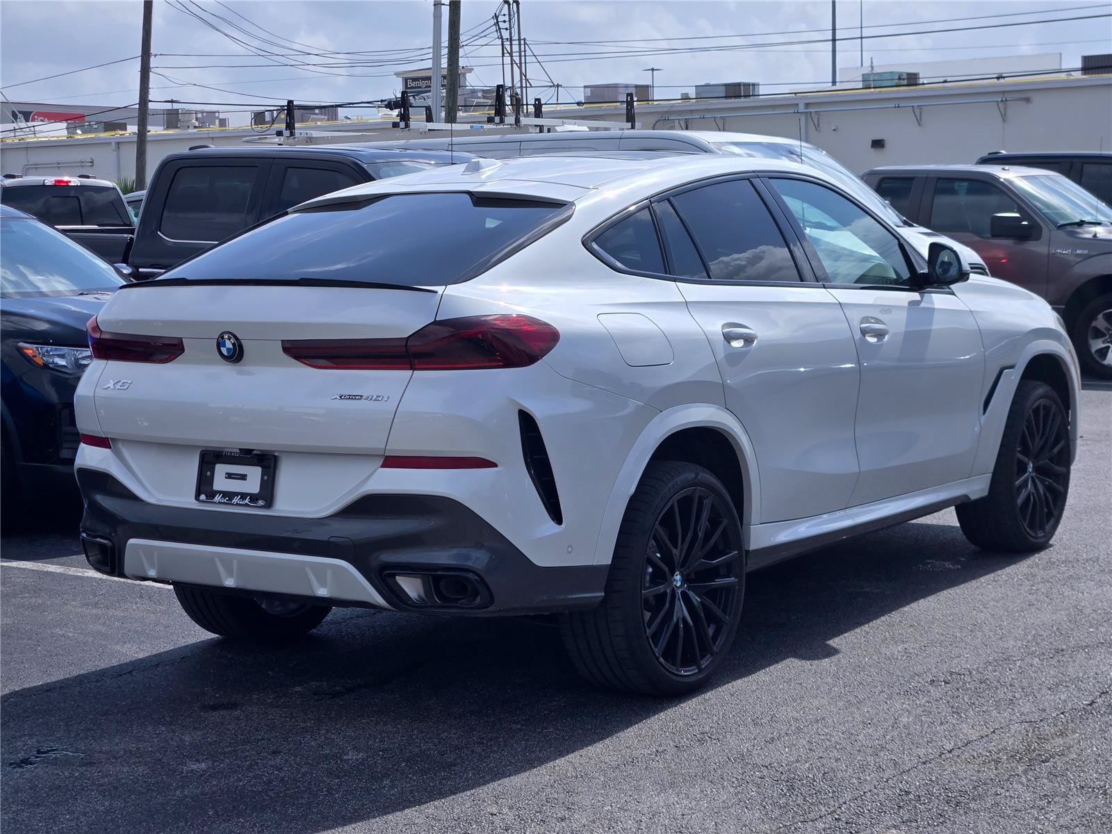 Used 2026 BMW X6 xDrive40i w/ Premium Package AWD/4WD image 8