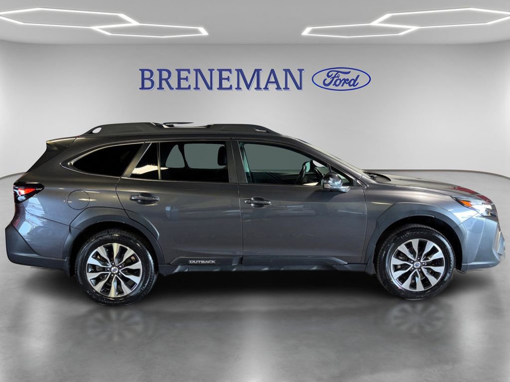 Used 2025 Subaru Outback Limited XT AWD/4WD image 4