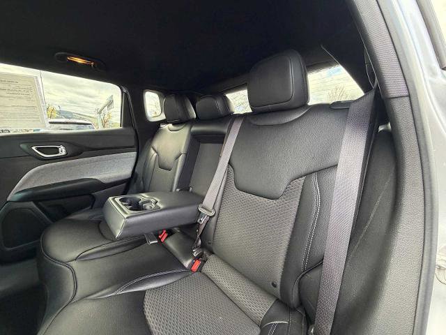 Used 2024 Jeep Compass Latitude image 25