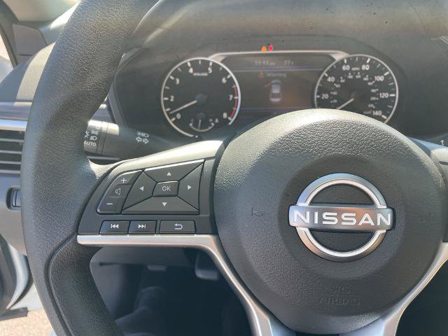 Used 2025 Nissan Altima 2.5 SV FWD image 34