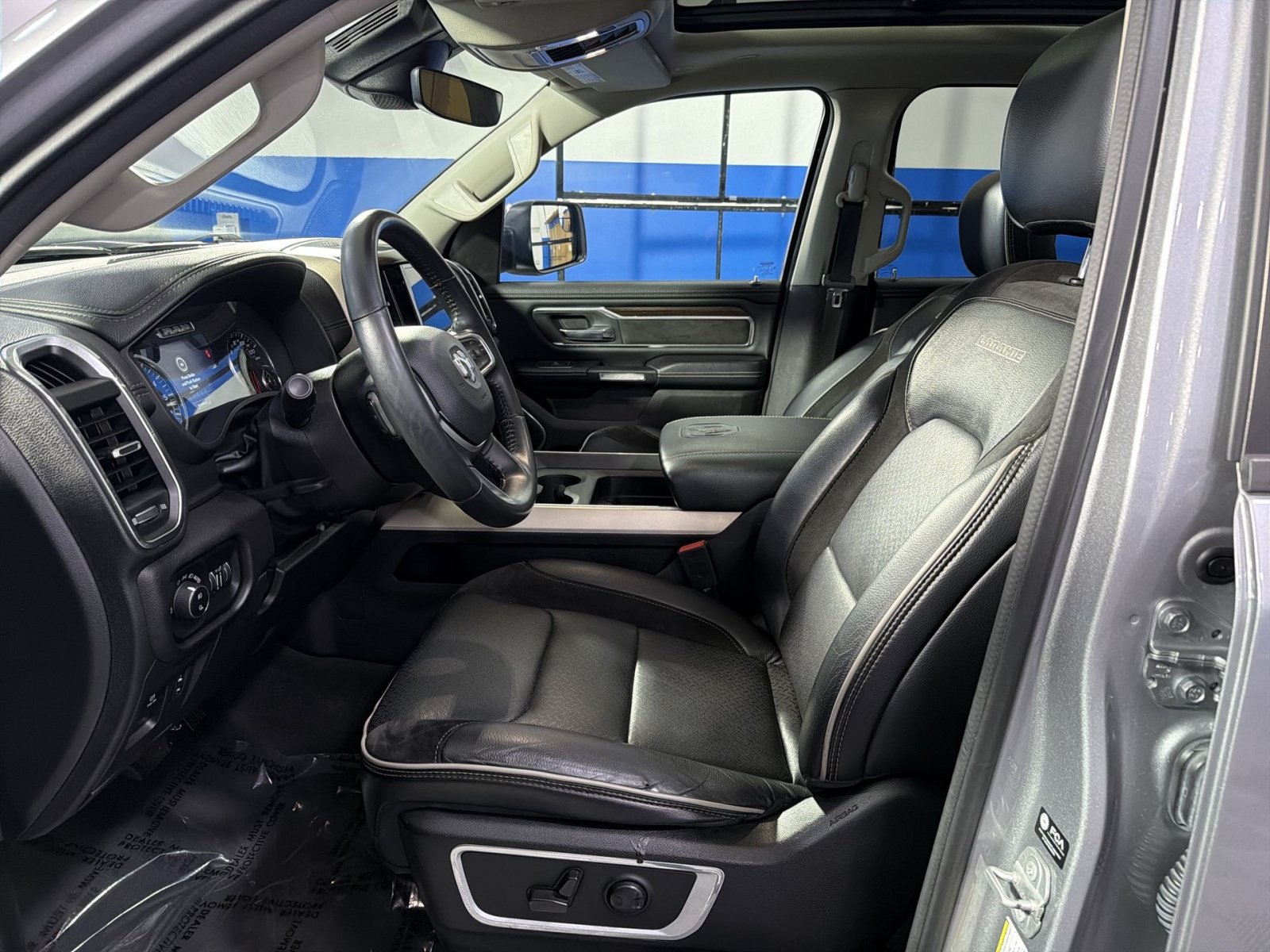 Used 2022 RAM 1500 Laramie AWD/4WD image 21
