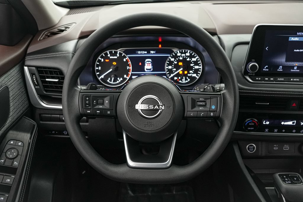 Used 2023 Nissan Rogue SV AWD/4WD image 13