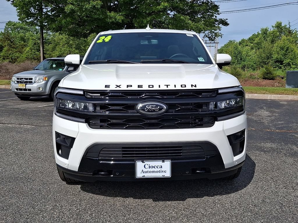 Certified 2024 Ford Expedition Limited AWD/4WD image 5