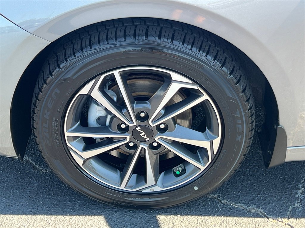 Used 2024 Kia Forte LXS image 11