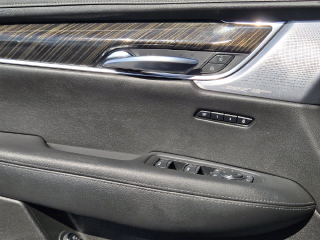 Used 2020 Cadillac XT6 Premium Luxury FWD image 20