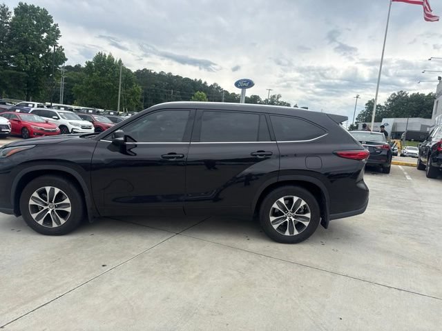 Used 2021 Toyota Highlander XLE FWD image 23
