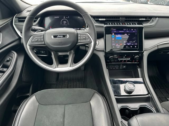 Used 2025 Jeep Grand Cherokee L Altitude AWD/4WD image 16