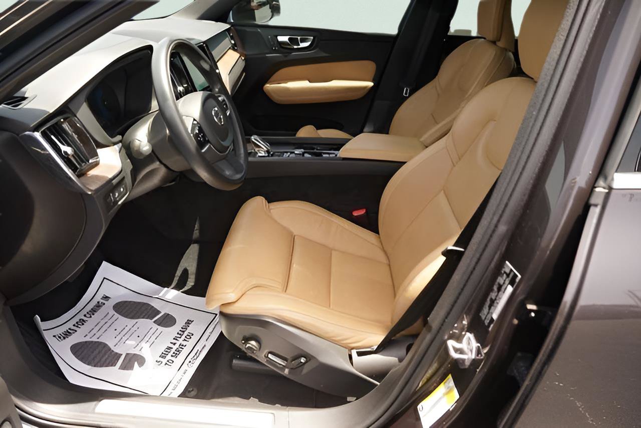 Used 2022 Volvo XC60 T8 Inscription w/ Advanced Package AWD/4WD image 9