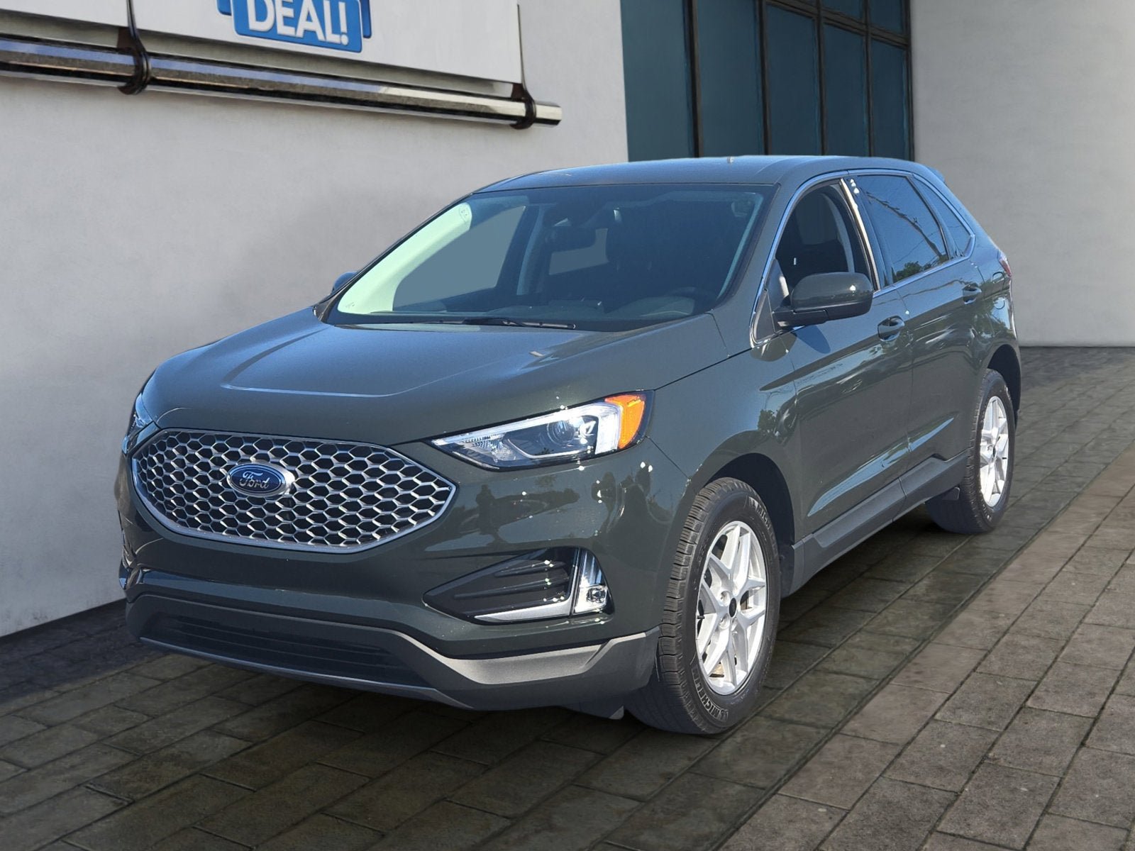 Certified 2024 Ford Edge SEL w/ Convenience Package AWD/4WD image 3