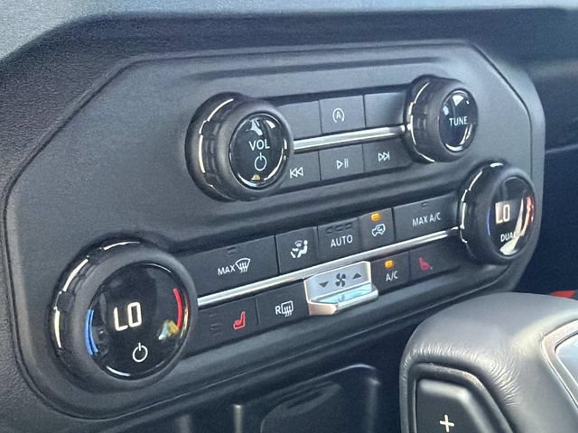 Certified 2025 Ford Bronco Heritage Edition AWD/4WD image 31