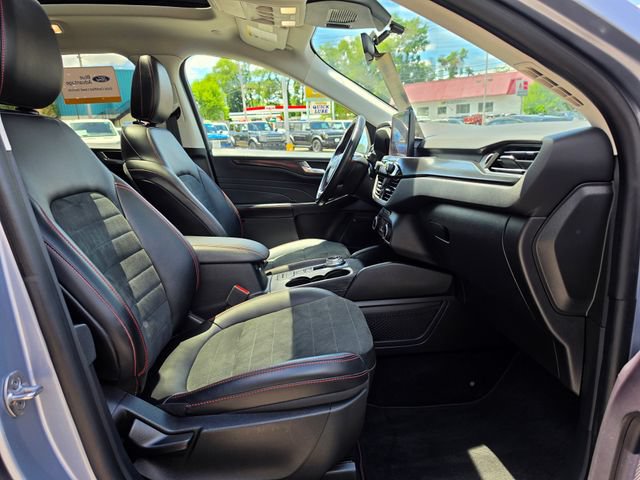 Certified 2022 Ford Escape SEL w/ SEL Stealth AWD Package image 14