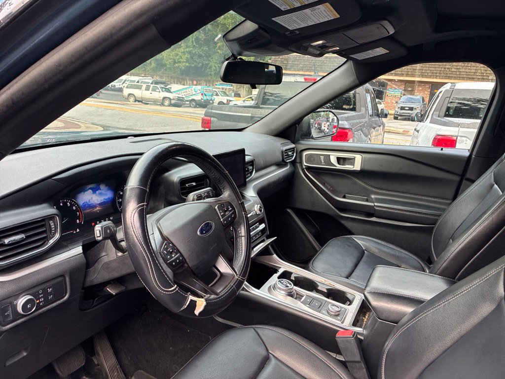Certified 2020 Ford Explorer XLT w/ Equipment Group 202A AWD/4WD image 7