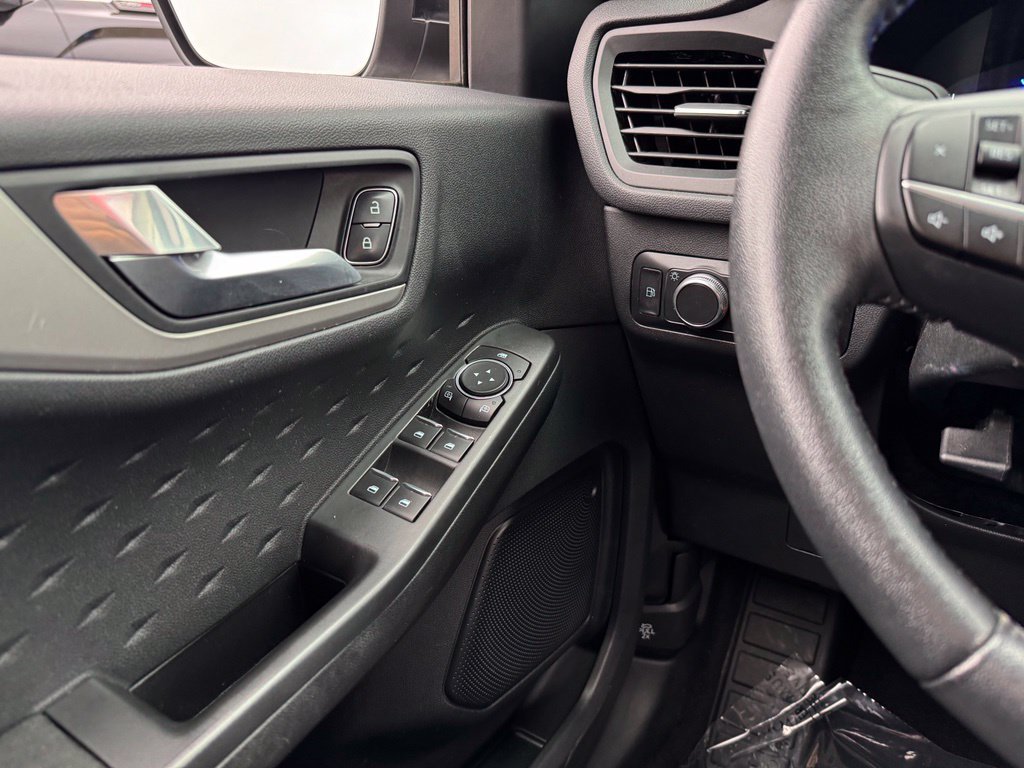 Certified 2020 Ford Escape SE Sport AWD/4WD image 32