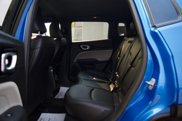 Used 2025 Jeep Compass Limited AWD/4WD image 30
