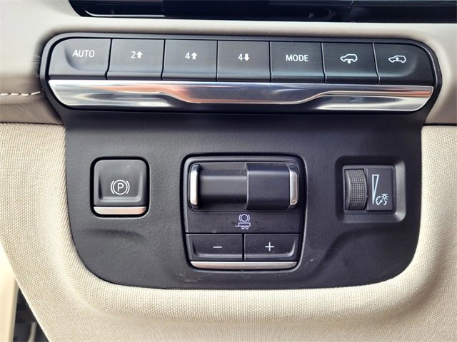 Used 2022 Cadillac Escalade Premium Luxury Platinum w/ Heavy-Duty Trailer Package image 17