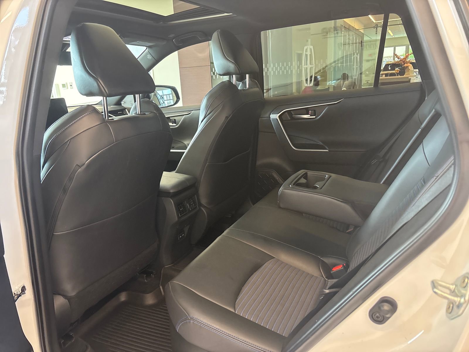 Used 2024 Toyota RAV4 XSE AWD/4WD image 11