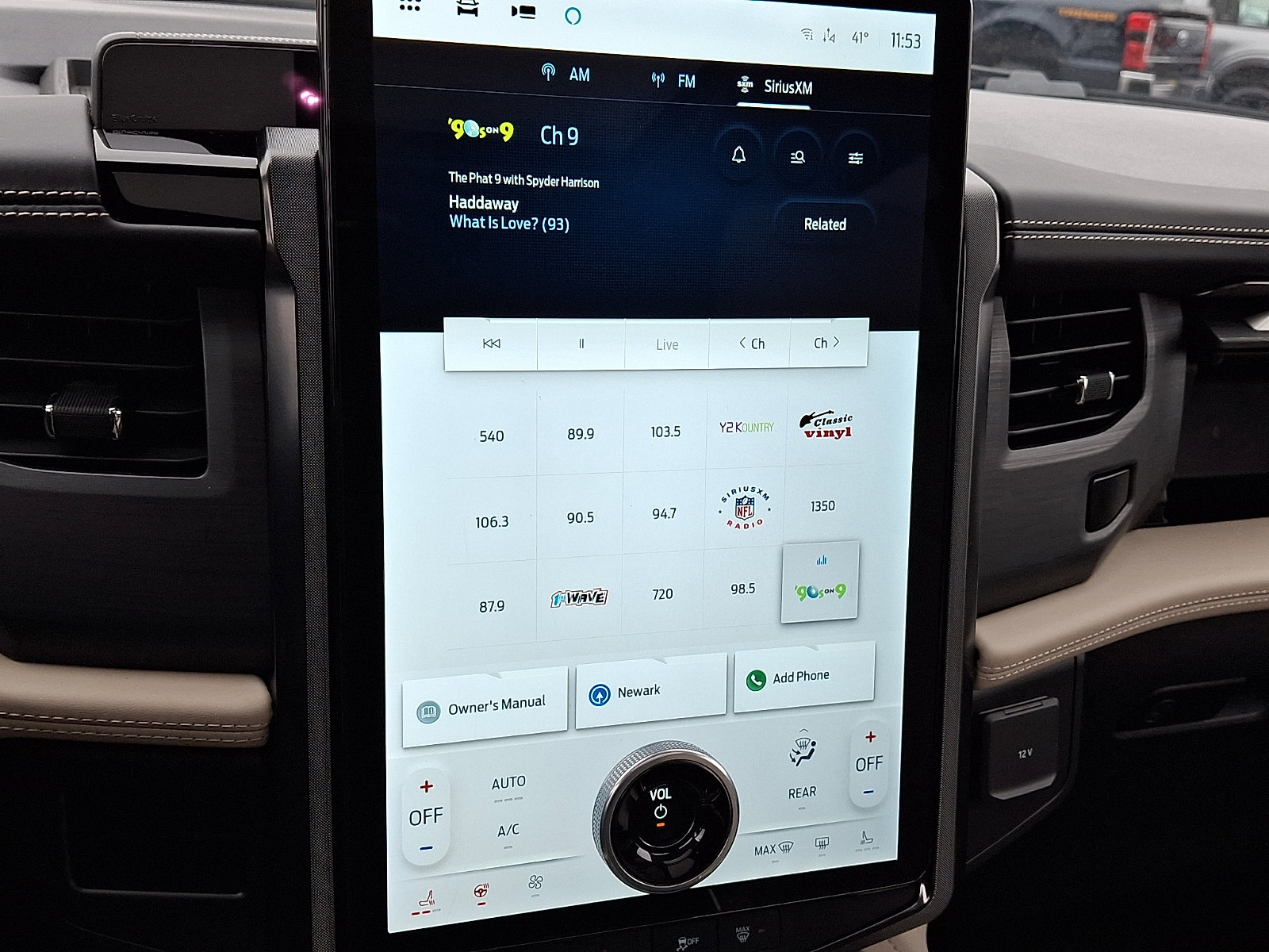 Certified 2024 Ford Expedition Platinum image 22