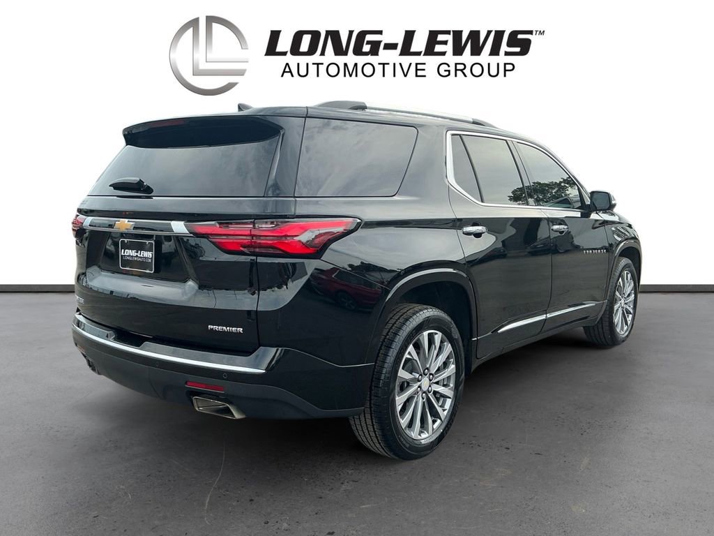 Used 2023 Chevrolet Traverse Premier FWD image 7