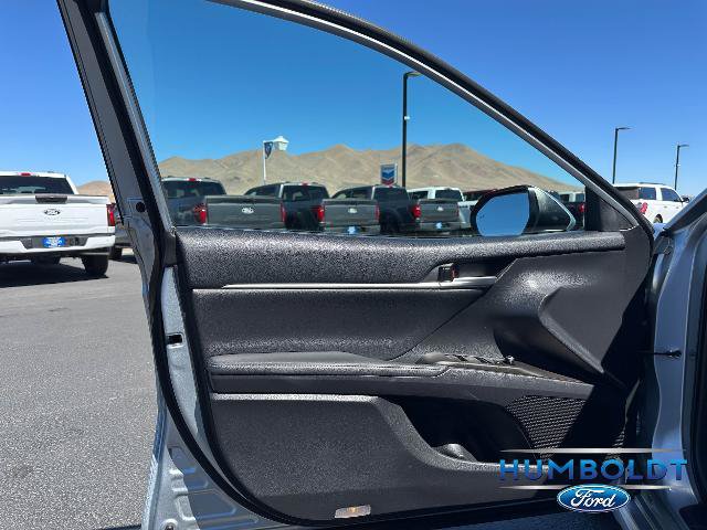 Used 2023 Toyota Camry XSE FWD image 11
