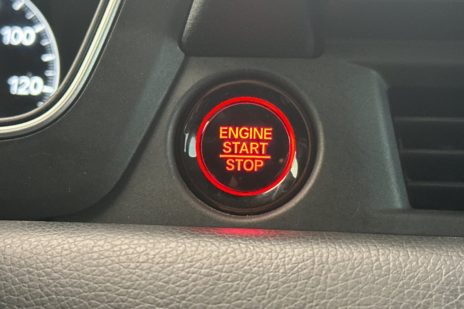 Used 2025 Honda Pilot EX-L image 21