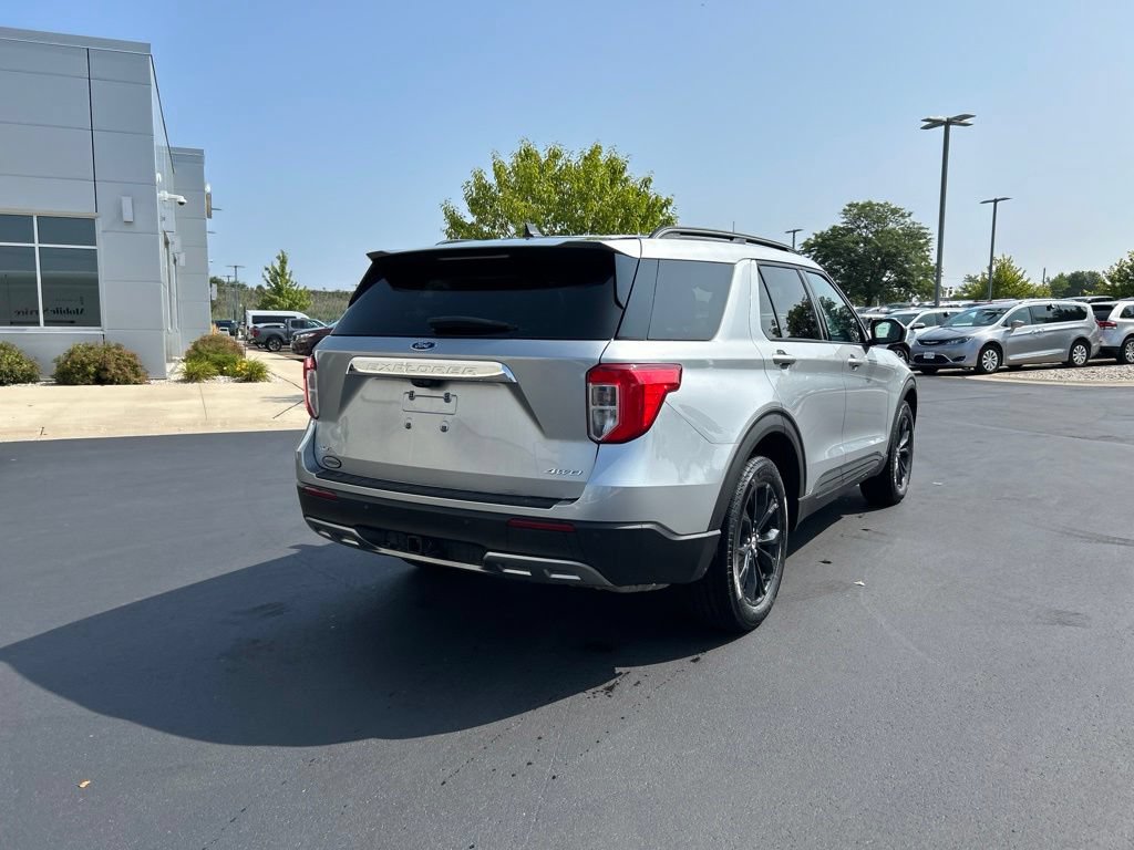 Certified 2023 Ford Explorer XLT w/ Equipment Group 202A AWD/4WD image 7