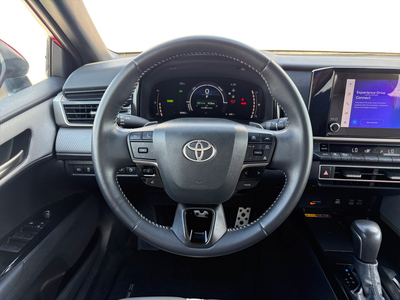 Used 2025 Toyota Camry SE FWD image 13