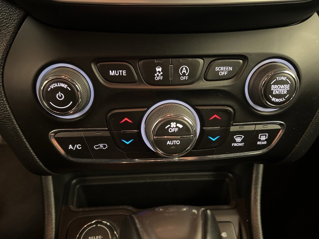 Used 2022 Jeep Cherokee Latitude Lux image 14