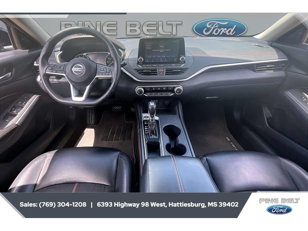 Used 2022 Nissan Altima 2.5 SR w/ Midnight Edition Package FWD image 13