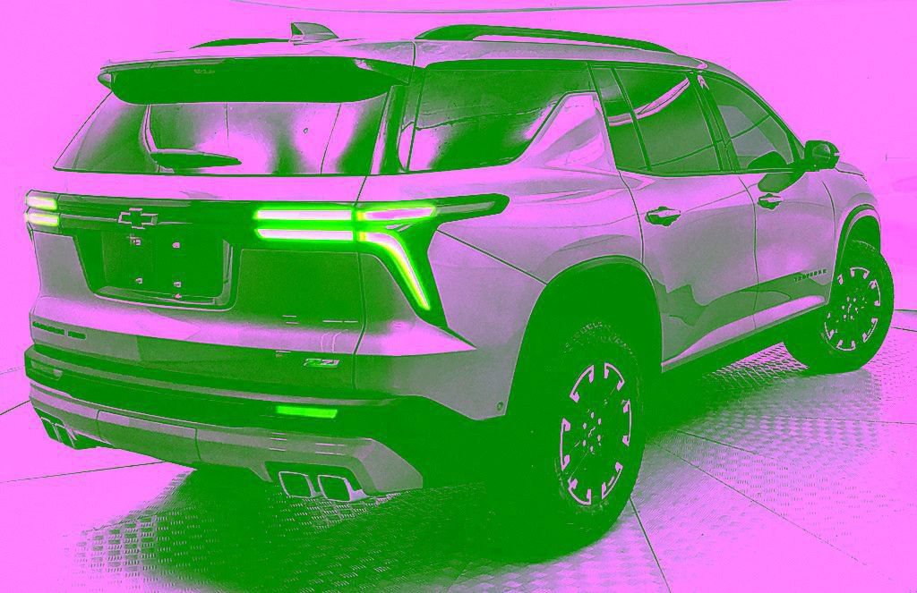Used 2025 Chevrolet Traverse Z71 w/ Enhanced Driving Package AWD/4WD image 3