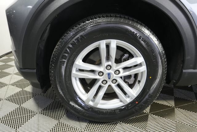 Certified 2024 Ford Explorer XLT w/ Equipment Group 202A image 9