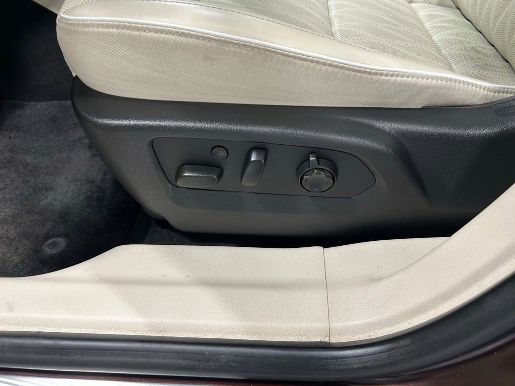 Used 2021 Buick Envision Avenir AWD/4WD image 14