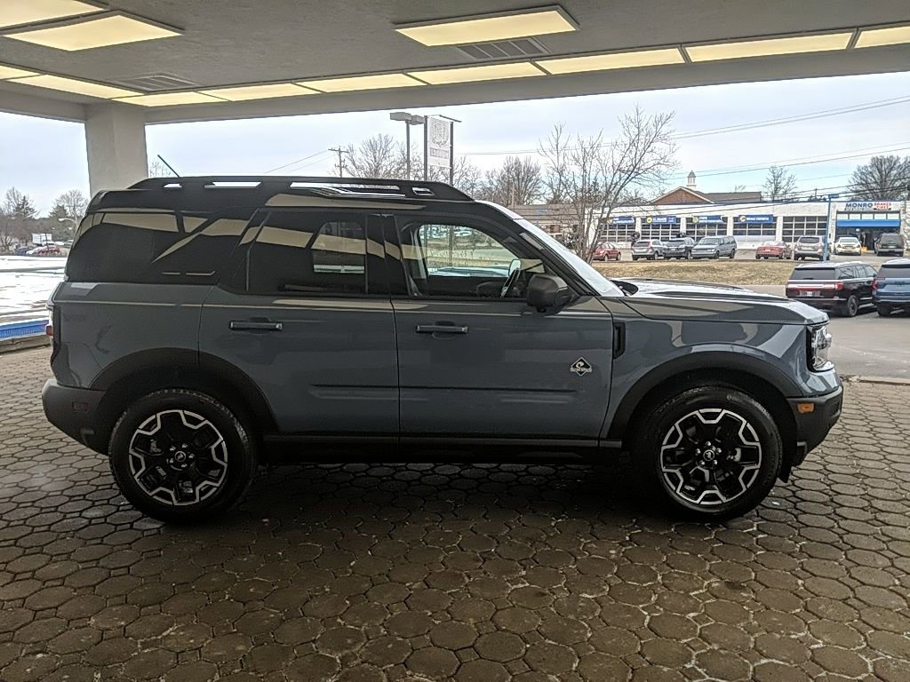 Certified 2025 Ford Bronco Sport Outer Banks w/ Outer Banks Tech Package+ image 2