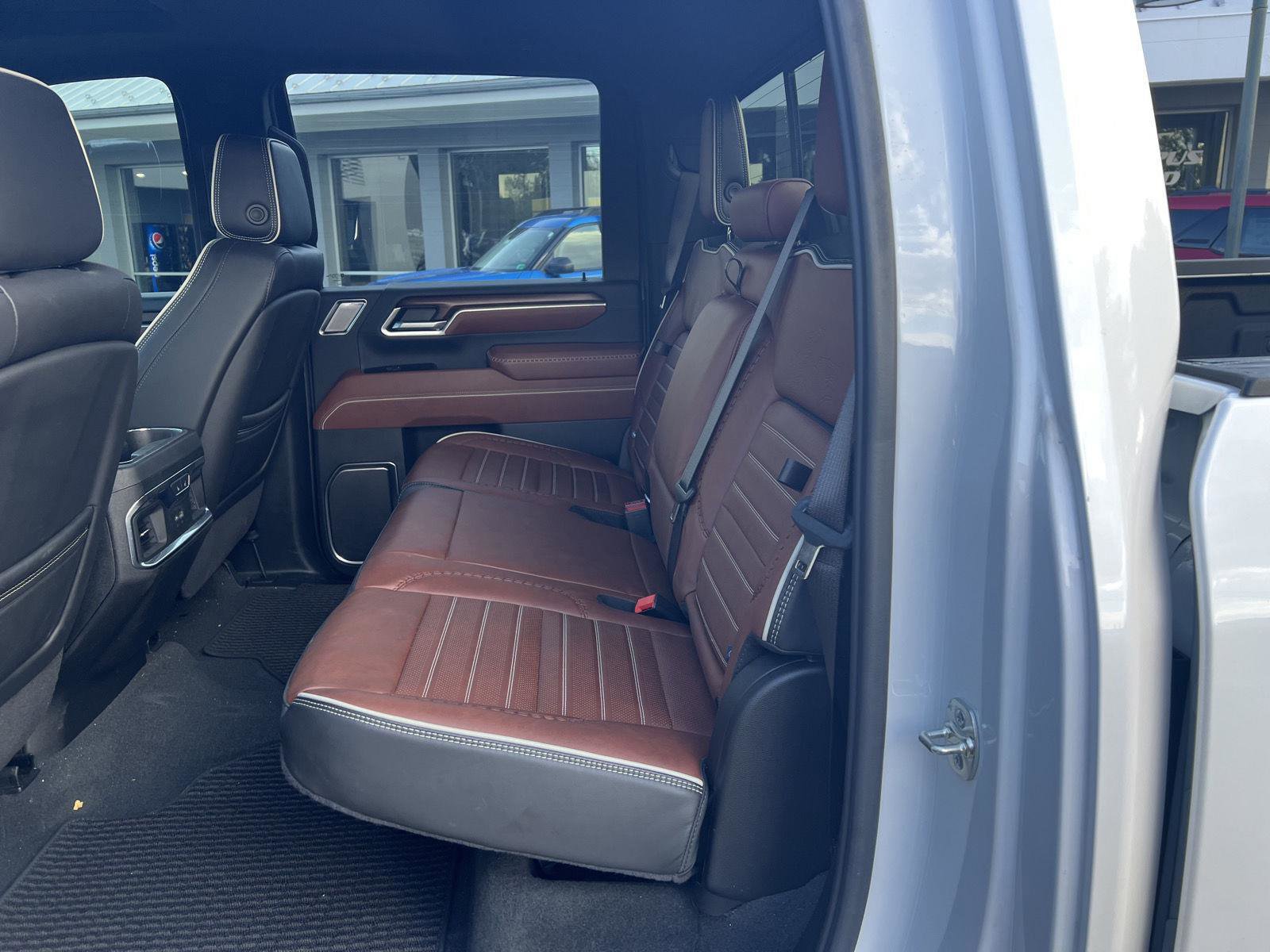 Used 2025 GMC Sierra 2500 Denali Ultimate AWD/4WD image 9