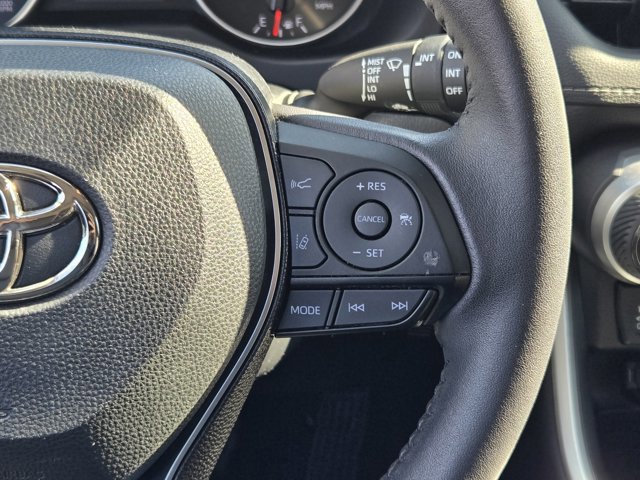 Used 2021 Toyota RAV4 XLE Premium image 27