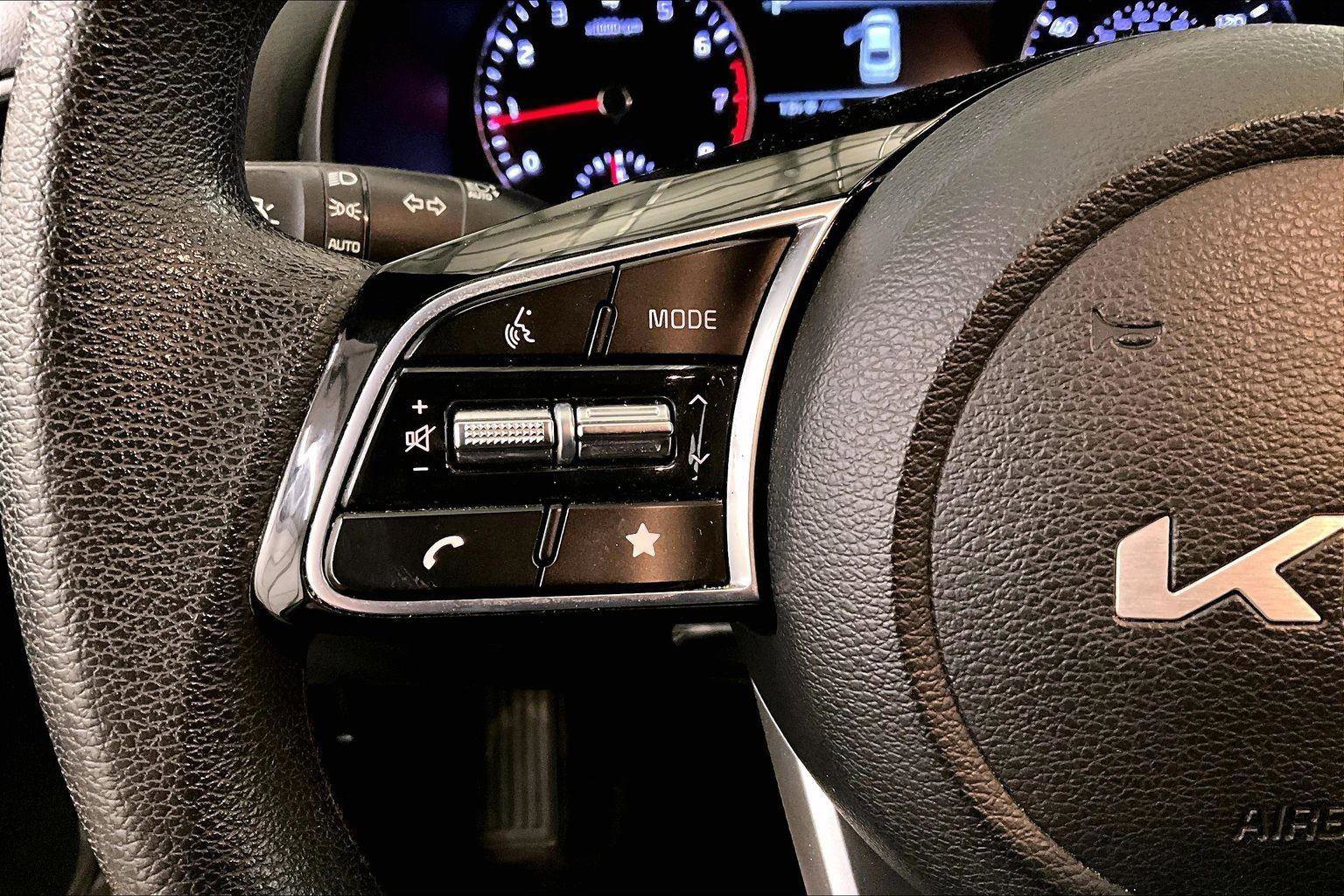 Used 2023 Kia Forte LXS w/ LXS Technology Package image 17