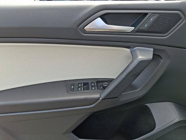 Used 2019 Volkswagen Tiguan SE AWD/4WD image 13