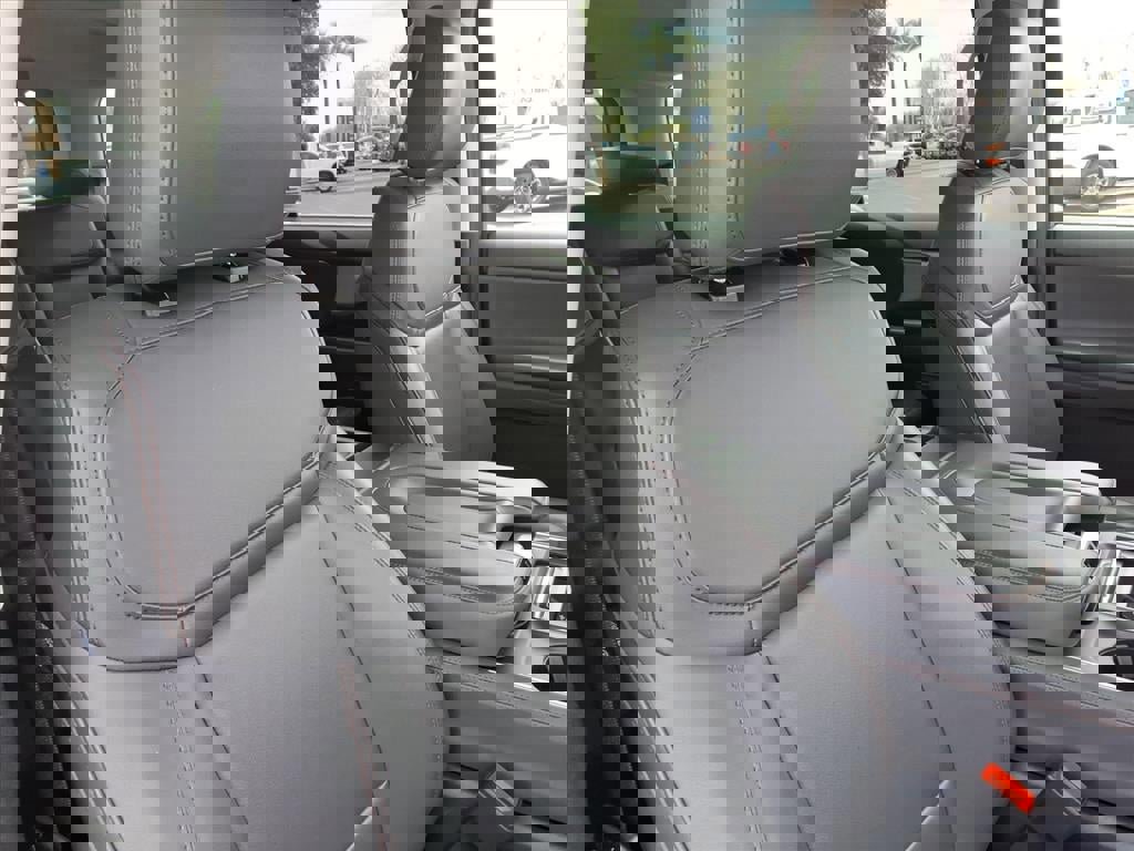 Certified 2025 Ford Expedition Active image 12