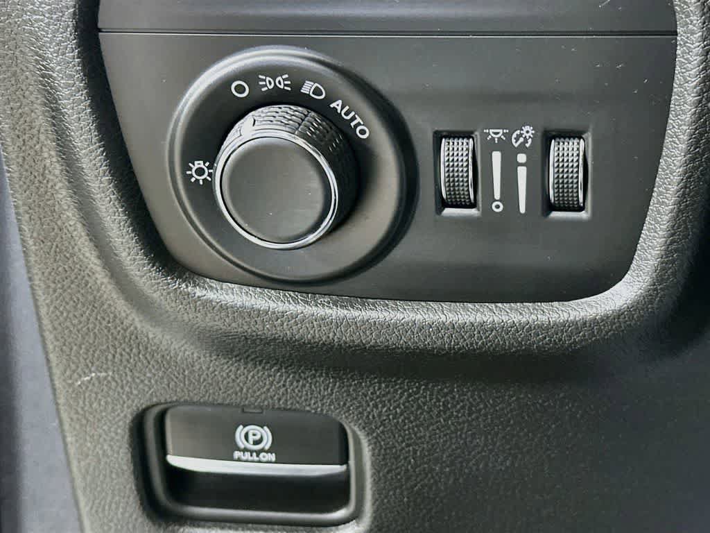 Used 2024 Jeep Grand Cherokee L Laredo AWD/4WD image 26