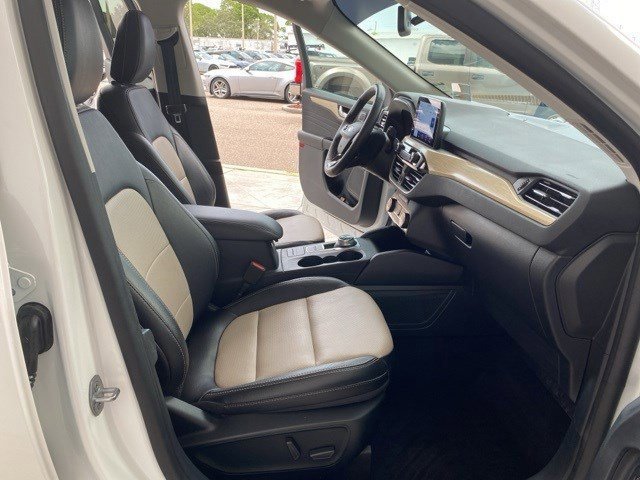 Certified 2022 Ford Escape Titanium w/ Titanium Elite Package image 15
