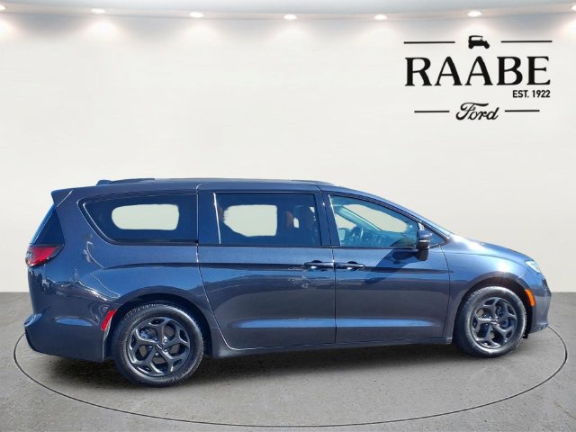 Used 2021 Chrysler Pacifica Limited w/ S Appearance Package FWD image 8