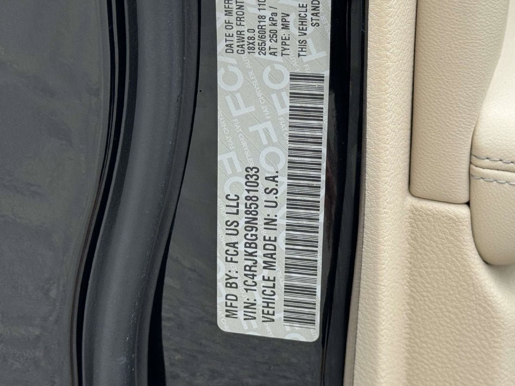 Used 2022 Jeep Grand Cherokee L Limited w/ Luxury Tech Group II AWD/4WD image 30