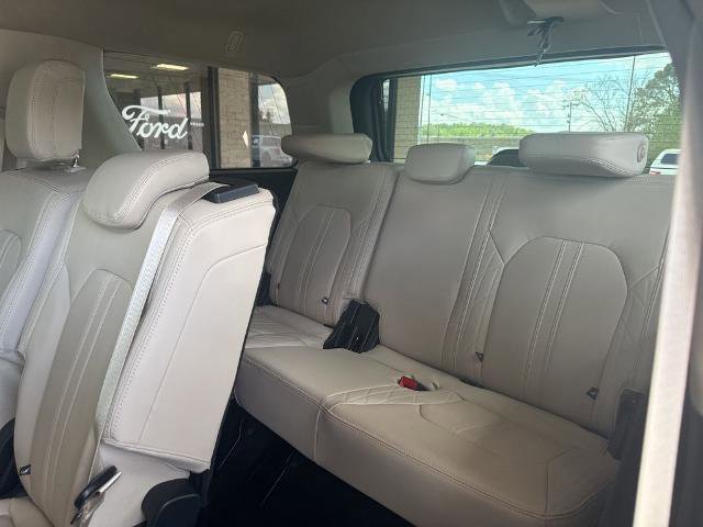 Certified 2023 Ford Expedition Platinum image 16