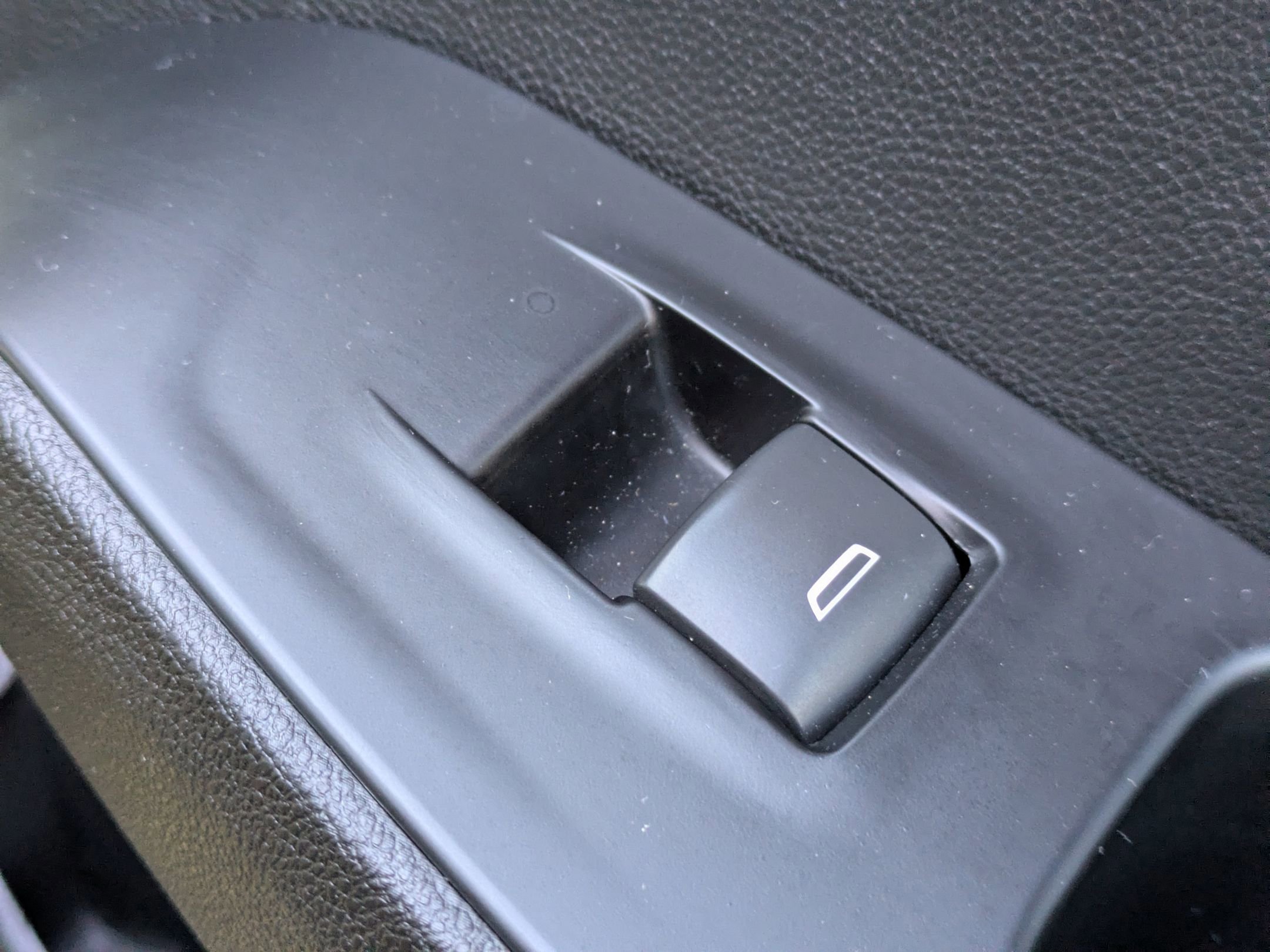 Used 2023 Chevrolet Traverse RS image 37