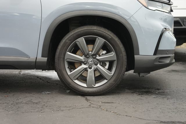 Used 2025 Honda Pilot Sport image 4