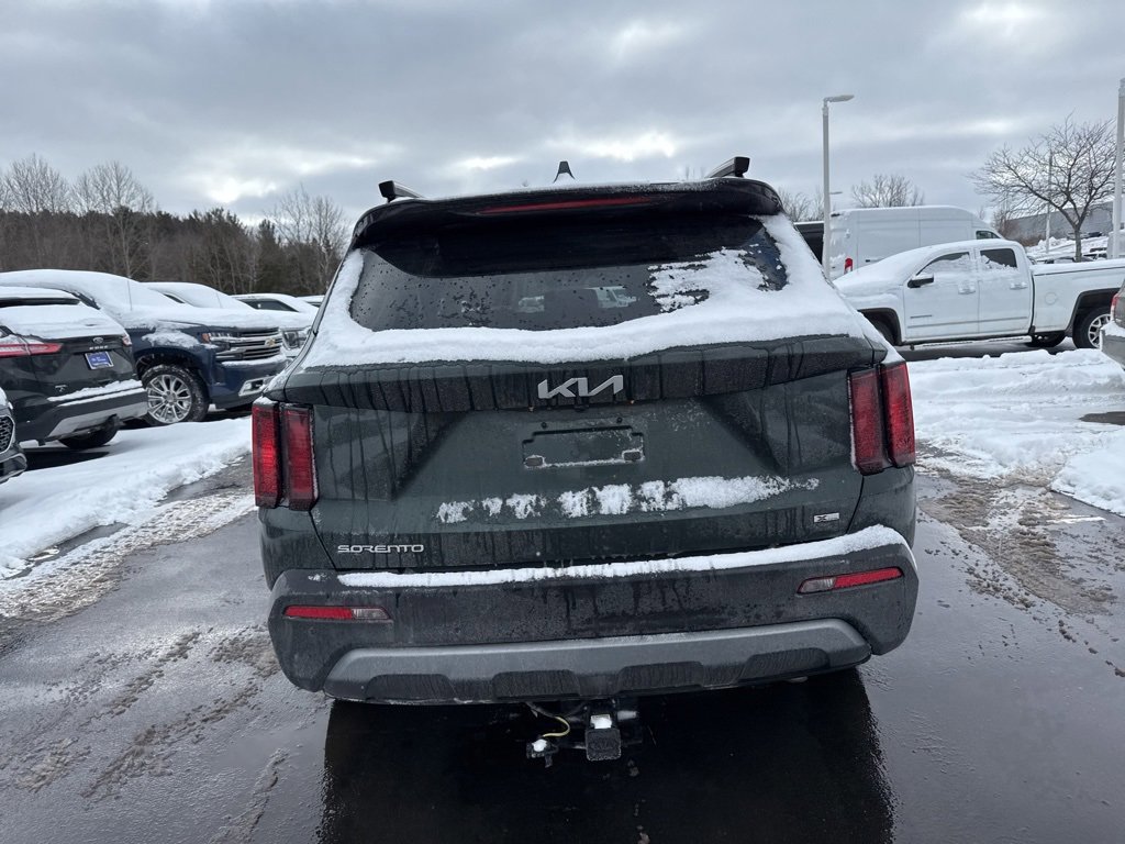 Used 2023 Kia Sorento S w/ Panoramic Sunroof Package image 5