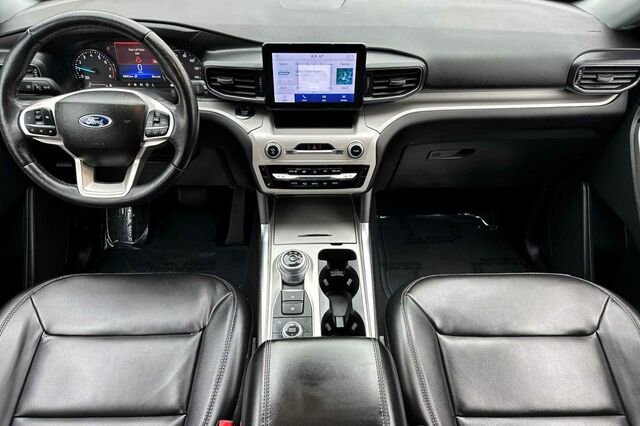 Certified 2023 Ford Explorer XLT w/ Equipment Group 202A image 5
