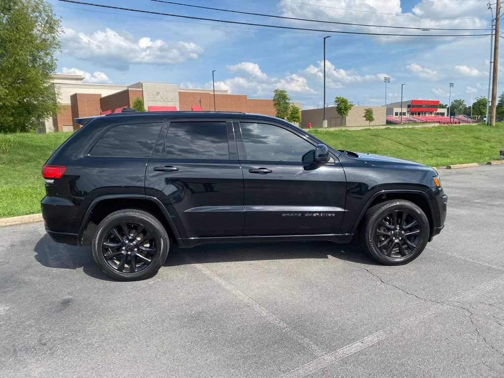 Used 2020 Jeep Grand Cherokee Altitude AWD/4WD image 8
