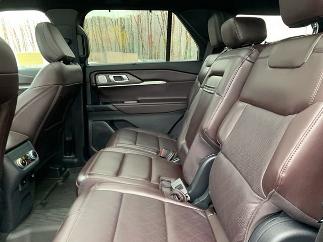 Certified 2025 Ford Explorer Platinum image 22